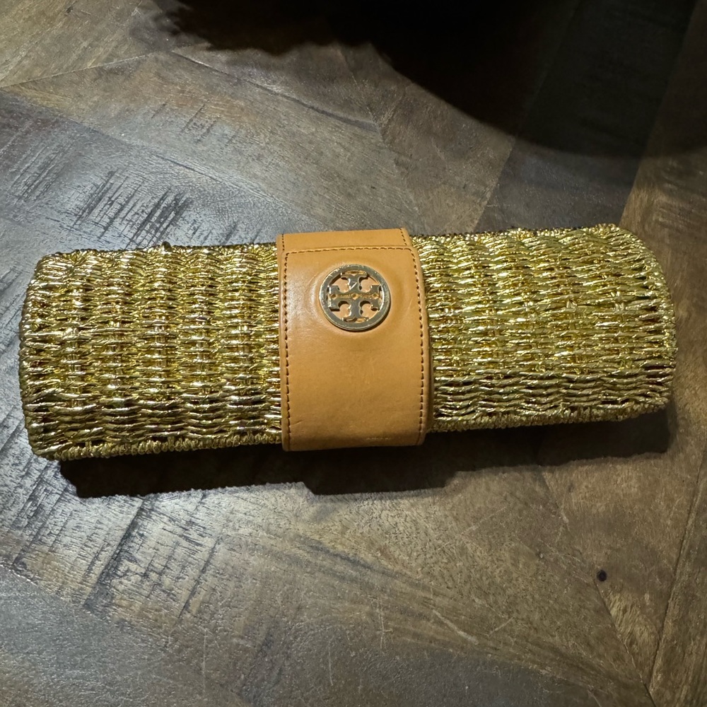 EUC Tory Burch Rattan gold metallic Clutch with tan accents
